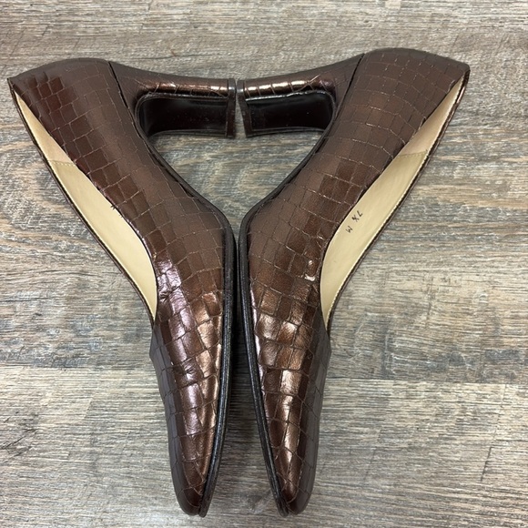 Etienne Aigner DREAMER Bronze Embossed Leather Pumps 7.5 - Picture 6 of 11